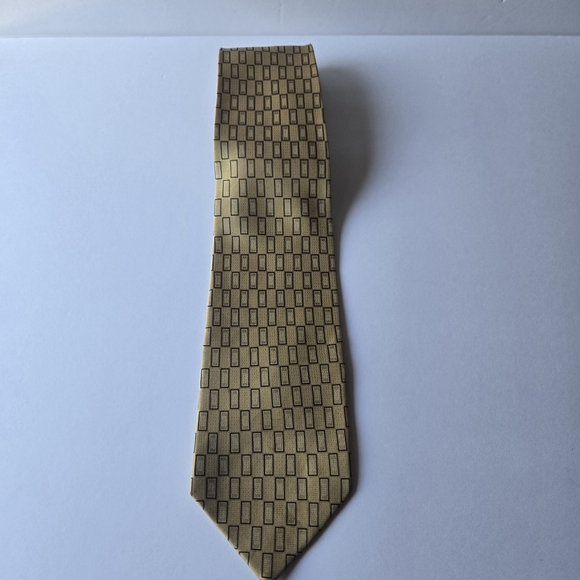 DIMOGGIO Tie 100% Silk, Elegant Gold Patterned Men's Tie - Picture 7 of 8